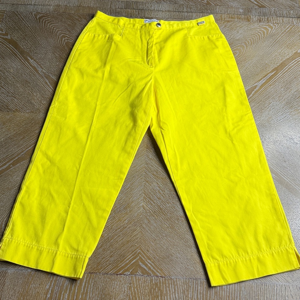 ESCADA SPORT Radiant Yellow Capri Golf Sport 36